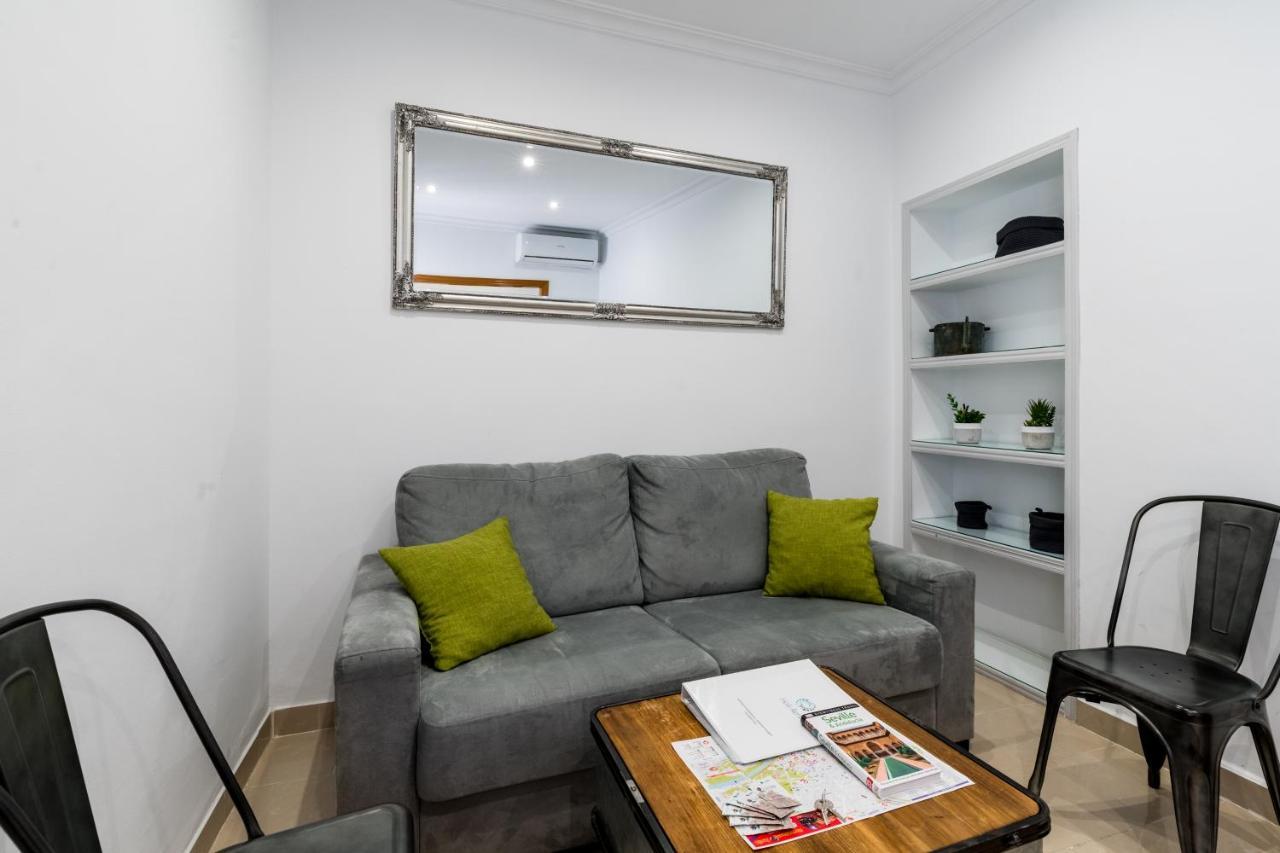 Holi-Rent Salado Apartment Seville Exterior photo