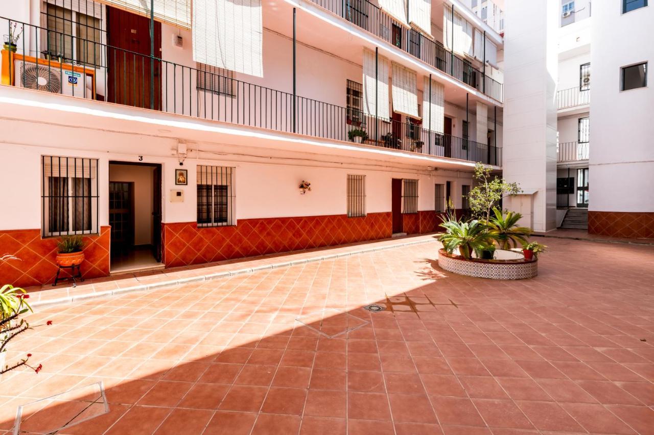 Holi-Rent Salado Apartment Seville Exterior photo