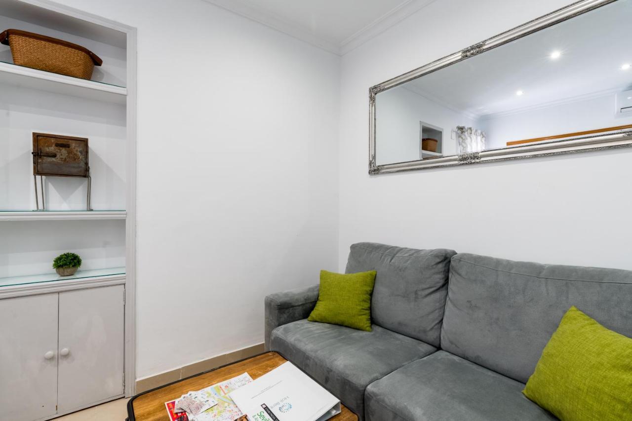 Holi-Rent Salado Apartment Seville Exterior photo